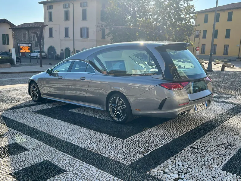 Auto funebre Mercedes per trasporti in Italia e all’estero